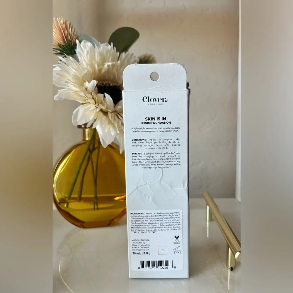 Clover by Clove Skin Is In Serum Foundation 01 Light & Comfy Matte Lipstic Rider
